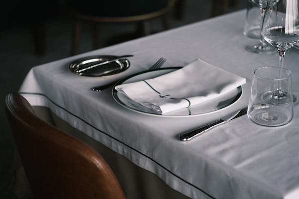 Les serviettes de restaurant : Élégance et praticité réunies